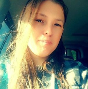 Meet your Posher, Caitlin